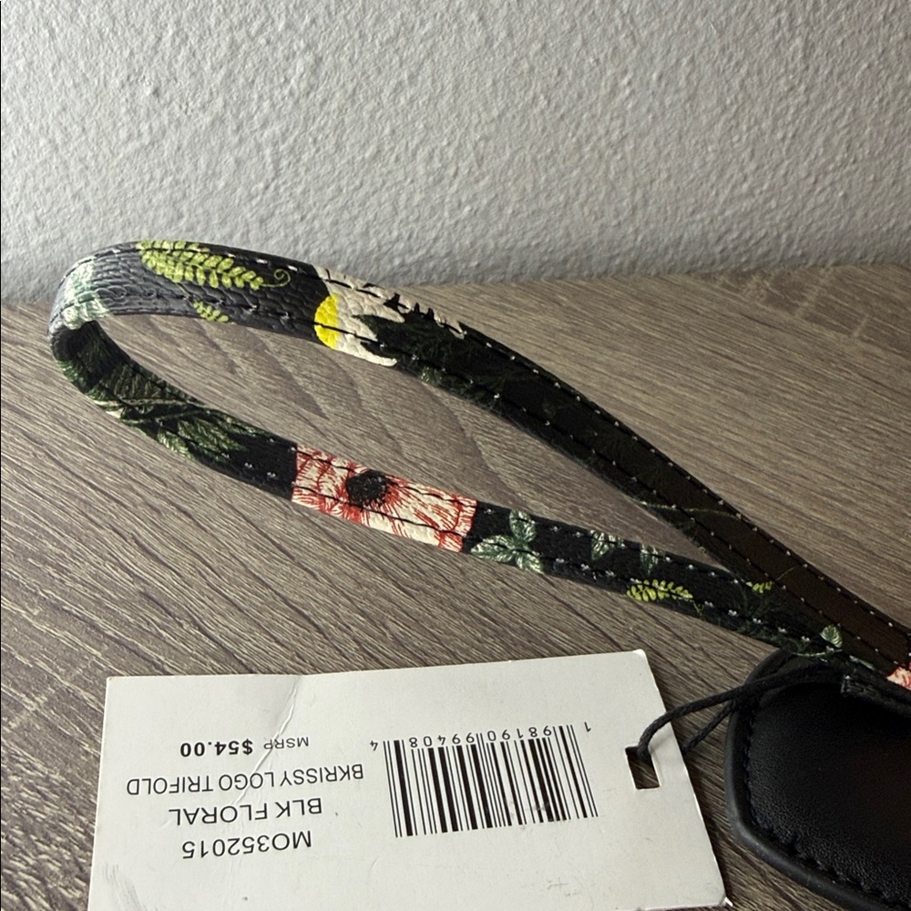 Steve Madden Bkrissy Black Floral Trifold Wristlet - Picture 14 of 14